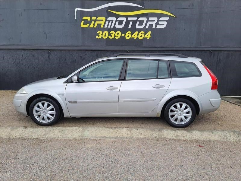//www.autoline.com.br/carro/renault/grand-tour-16-dynamique-16v-flex-4p-manual/2012/curitiba-pr/24519120