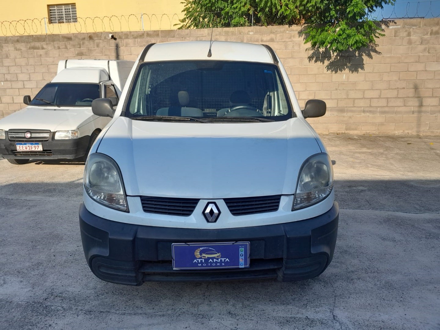 //www.autoline.com.br/carro/renault/kangoo-16-16v-flex-4p-manual/2014/campinas-sp/24915236