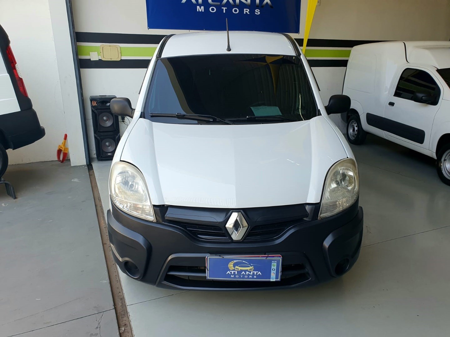 //www.autoline.com.br/carro/renault/kangoo-16-16v-flex-2p-manual/2014/campinas-sp/24940493