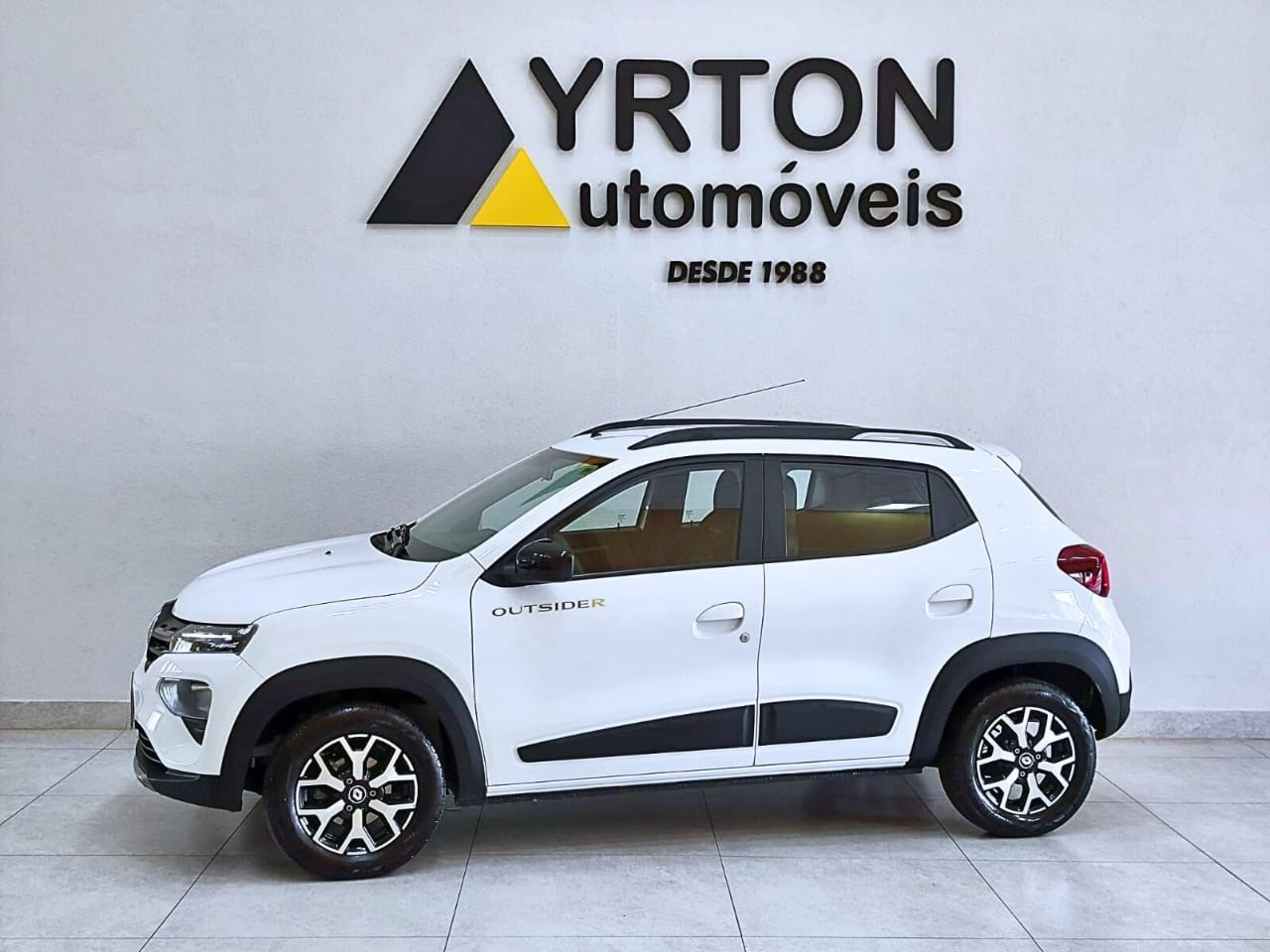 //www.autoline.com.br/carro/renault/kwid-10-outsider-12v-flex-4p-manual/2023/americana-sp/24434380