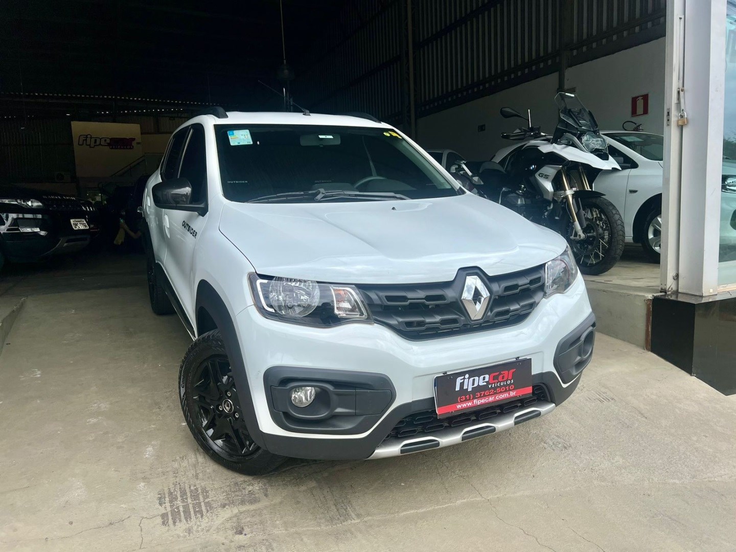 //www.autoline.com.br/carro/renault/kwid-10-outsider-12v-flex-4p-manual/2022/conselheiro-lafaiete-mg/24592326