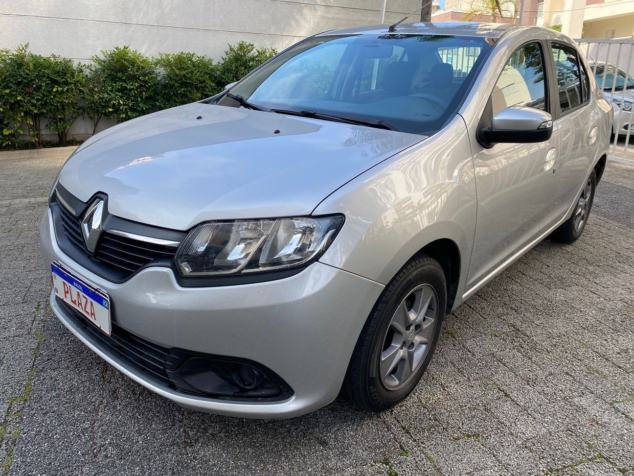 //www.autoline.com.br/carro/renault/logan-10-expression-12v-flex-4p-manual/2019/sao-paulo-sp/24912966