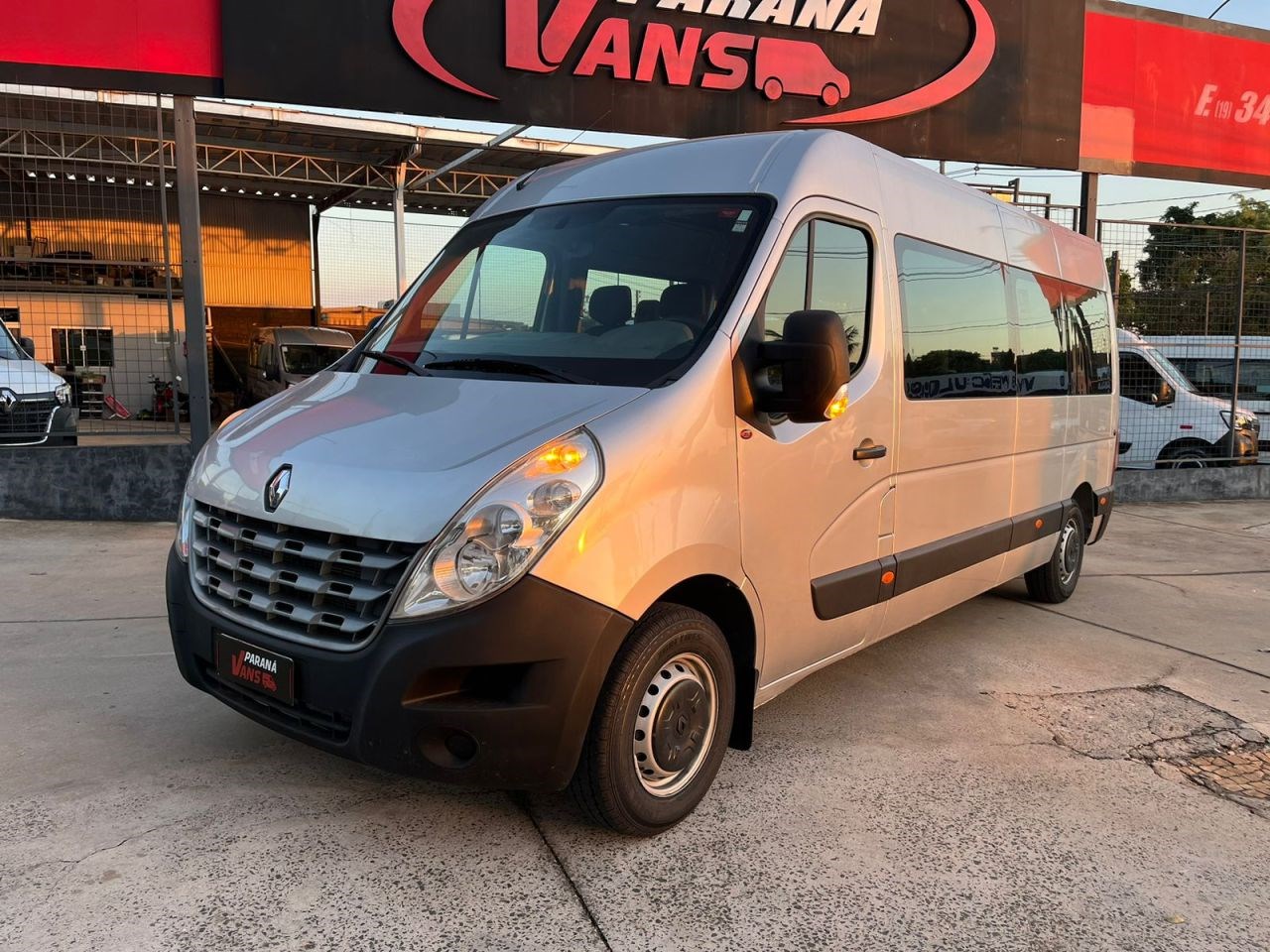 //www.autoline.com.br/carro/renault/master-23-l3h2-minibus-executive-16l-16v-diesel-4p-t/2018/americana-sp/24226951