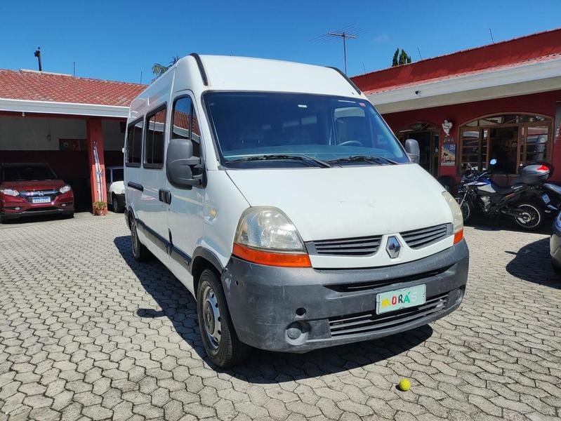 //www.autoline.com.br/carro/renault/master-25-l3h2-dci-16v-escolar-19lug-115cv-2p-diesel/2011/curitiba-pr/24909475