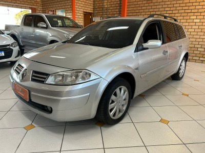 //www.autoline.com.br/carro/renault/megane-16-dynamique-16v-110cv-4p-flex-manual/2012/mafra-sc/24196956