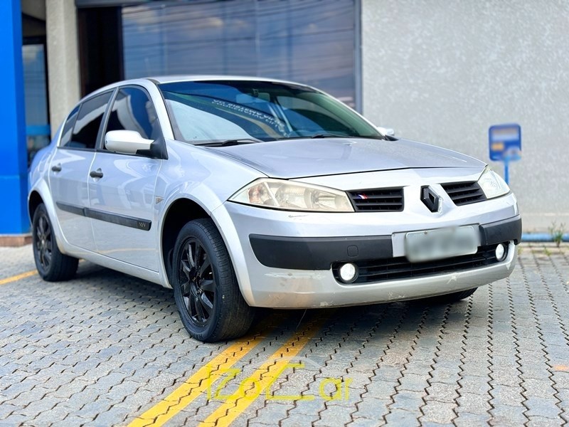 //www.autoline.com.br/carro/renault/megane-16-sedan-expression-16v-flex-4p-manual/2011/guarapuava-pr/24870707