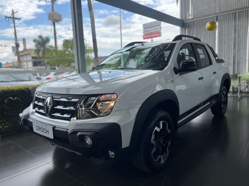 //www.autoline.com.br/carro/renault/oroch-13-tce-outsider-16v-flex-4p-turbo-cvt/2025/brasilia-df/24921371