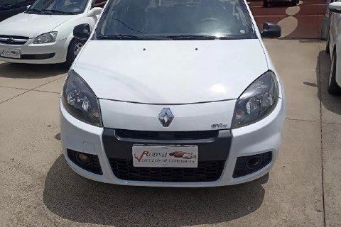 //www.autoline.com.br/carro/renault/sandero-16-gt-line-8v-flex-4p-manual/2014/indaiatuba-sp/23120254