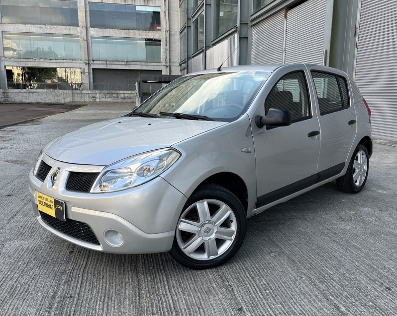 //www.autoline.com.br/carro/renault/sandero-10-expression-16v-flex-4p-manual/2010/curitiba-pr/24012737
