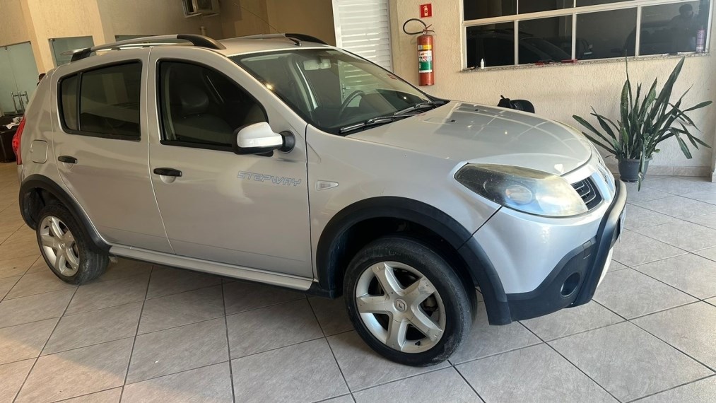 //www.autoline.com.br/carro/renault/sandero-16-stepway-16v-flex-4p-manual/2011/colatina-es/24126387