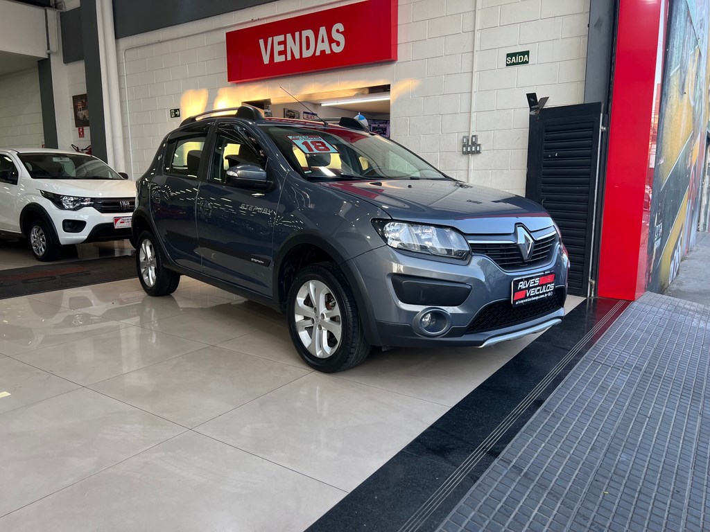 //www.autoline.com.br/carro/renault/sandero-16-stepway-16v-flex-4p-manual/2018/sao-paulo-sp/24246275