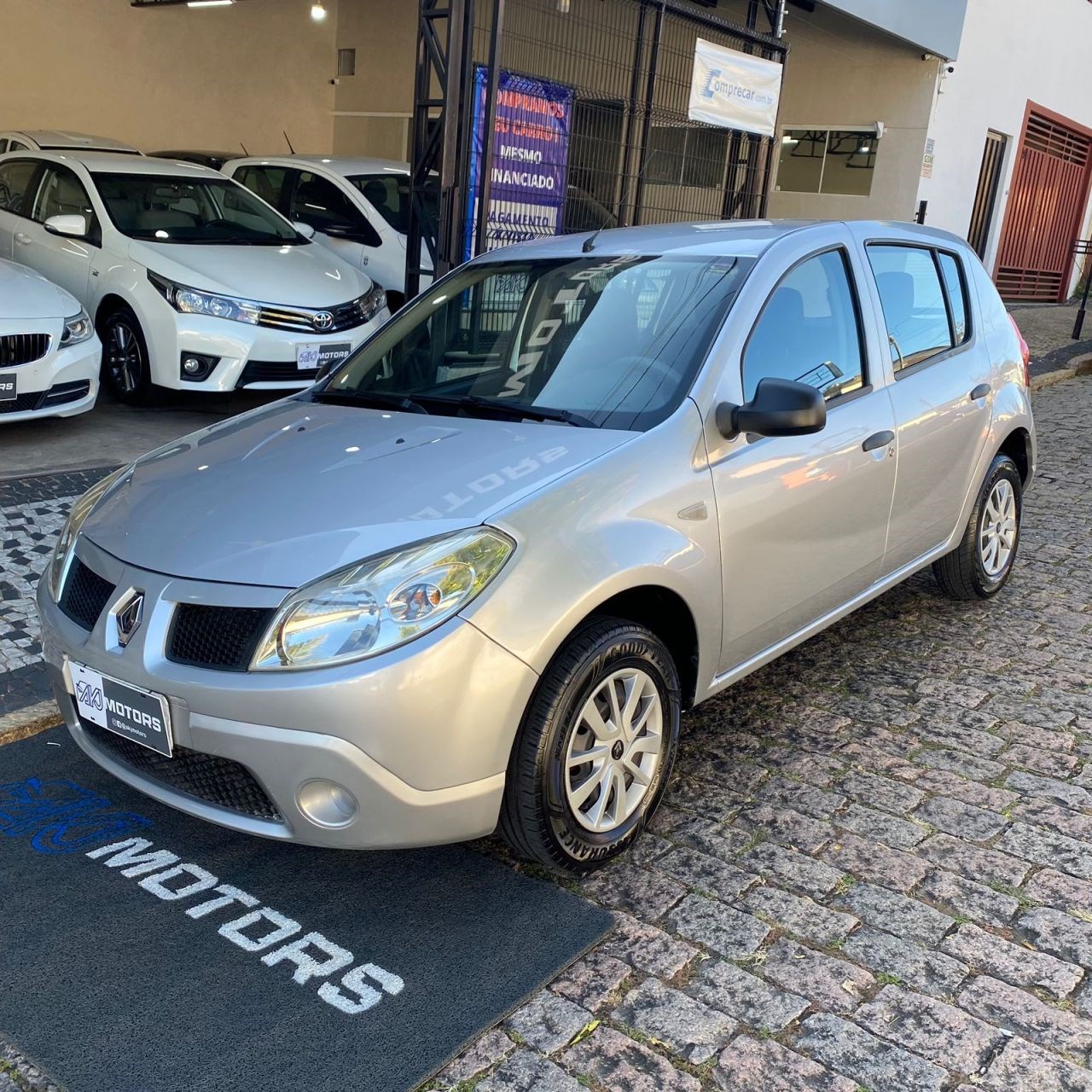 //www.autoline.com.br/carro/renault/sandero-10-authentique-16v-flex-4p-manual/2010/valinhos-sp/24343279