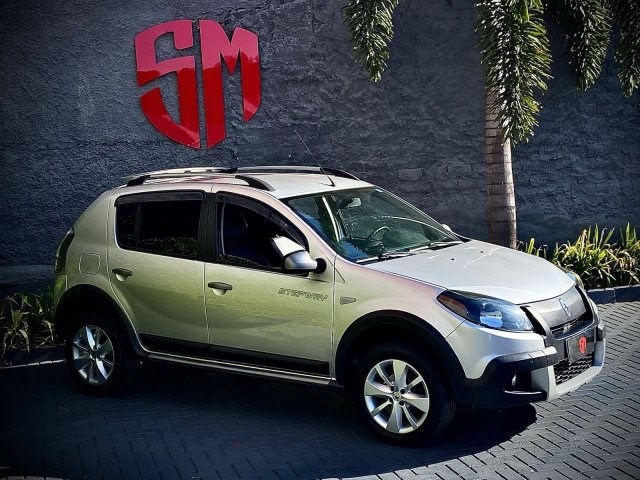 //www.autoline.com.br/carro/renault/sandero-16-stepway-16v-flex-4p-automatico/2013/sorocaba-sp/24348662