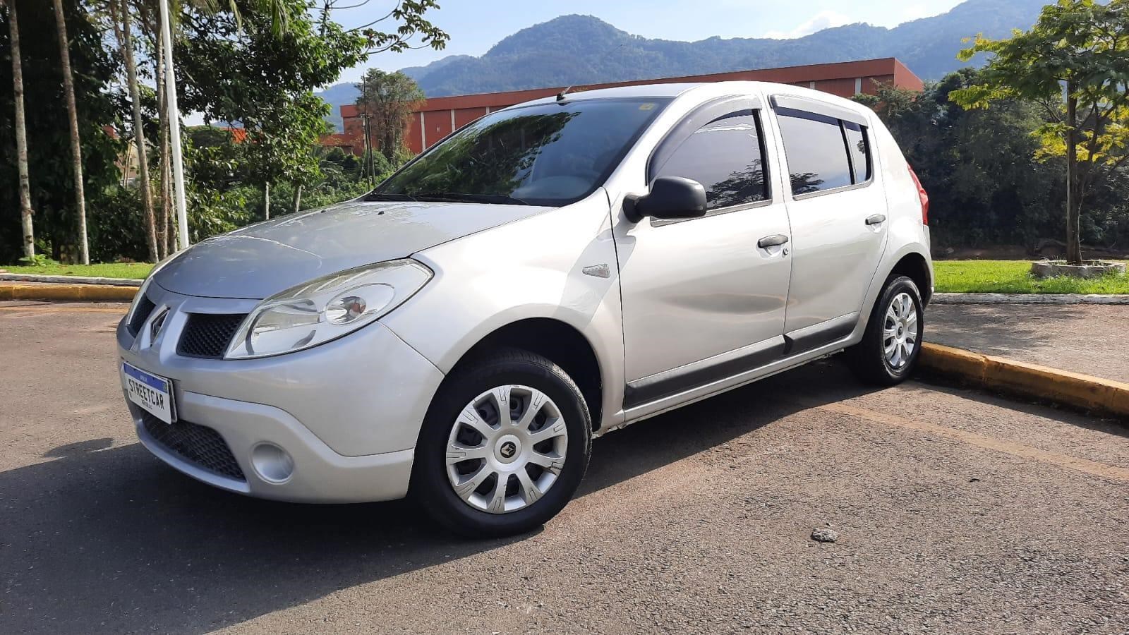 //www.autoline.com.br/carro/renault/sandero-16-authentique-8v-flex-4p-manual/2010/jaragua-do-sul-sc/24459412
