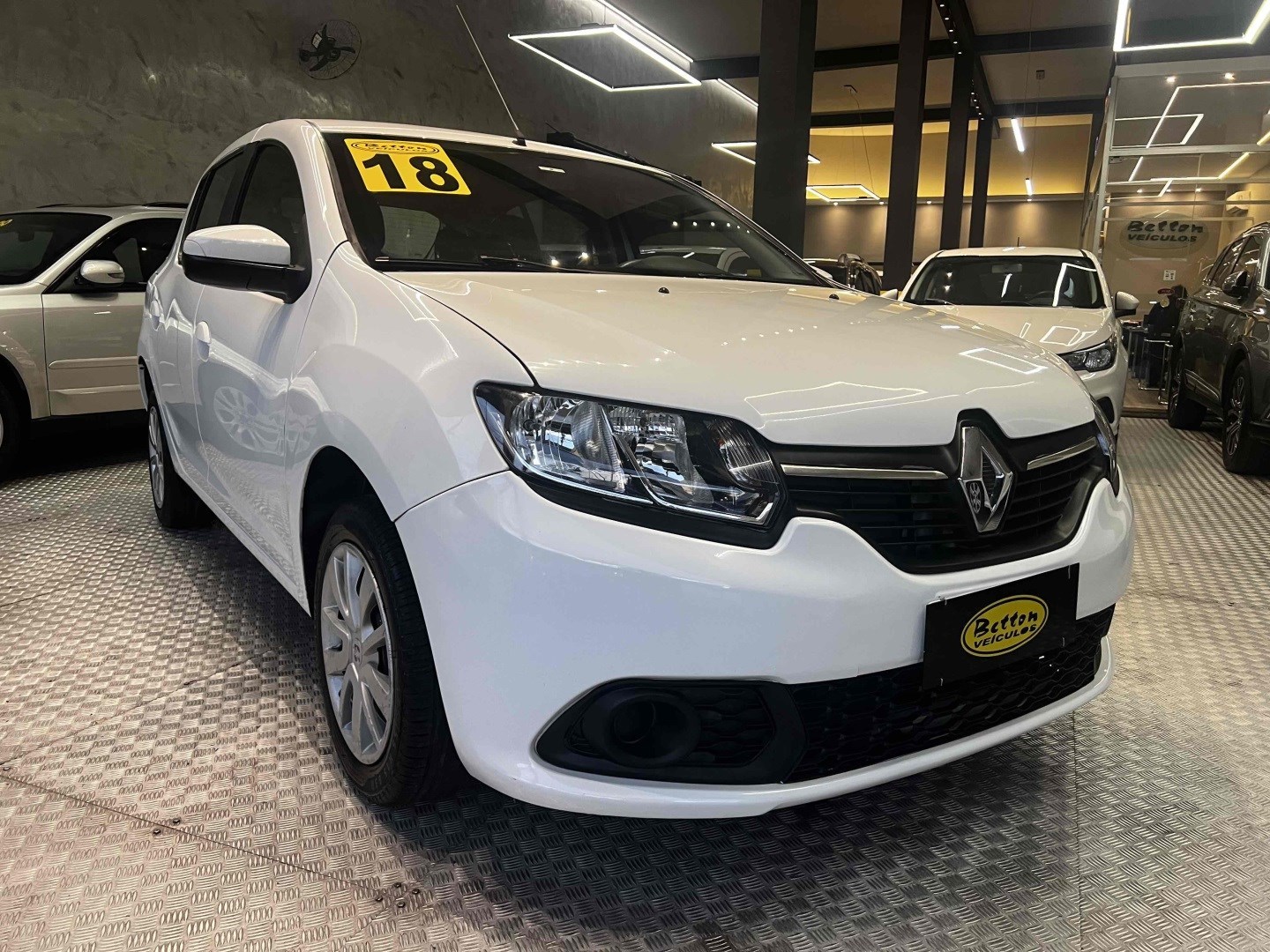 //www.autoline.com.br/carro/renault/sandero-10-expression-12v-flex-4p-manual/2018/niteroi-rj/24519526