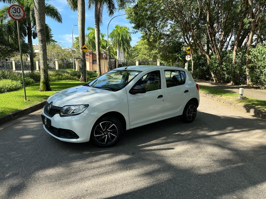 //www.autoline.com.br/carro/renault/sandero-10-authentique-12v-flex-4p-manual/2018/rio-de-janeiro-rj/24600561