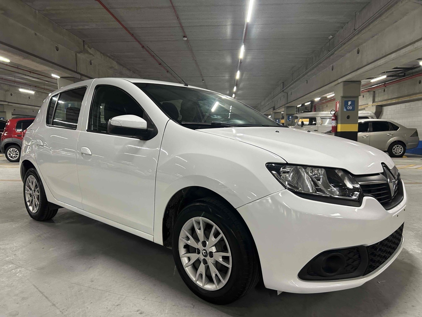 //www.autoline.com.br/carro/renault/sandero-10-expression-12v-flex-4p-manual/2020/rio-de-janeiro-rj/24673736
