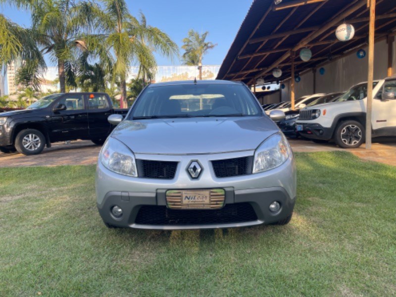 //www.autoline.com.br/carro/renault/sandero-16-serie-especial-nokia-16v-flex-4p-manual/2009/natal-rn/24862885