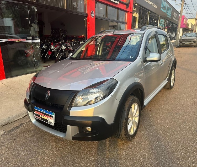 //www.autoline.com.br/carro/renault/sandero-16-stepway-16v-flex-4p-automatico/2013/sumare-sp/24894820