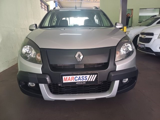 //www.autoline.com.br/carro/renault/sandero-16-stepway-16v-flex-4p-automatico/2013/sao-jose-do-rio-preto-sp/24909885