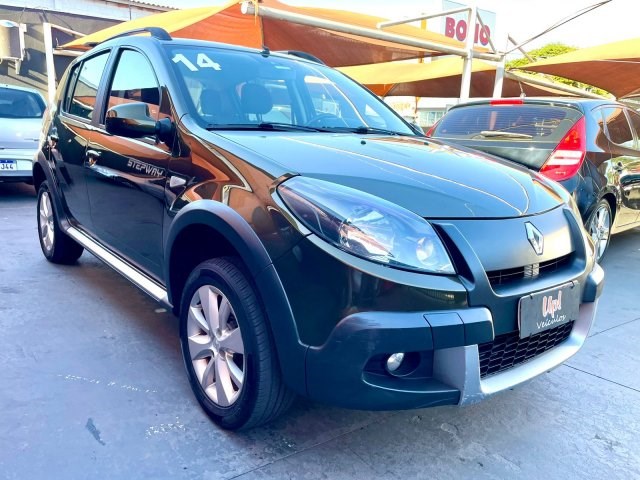 //www.autoline.com.br/carro/renault/sandero-16-stepway-8v-flex-4p-manual/2014/sorocaba-sp/24965602