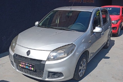 //www.autoline.com.br/carro/renault/sandero-10-expression-16v-flex-4p-manual/2014/paraty-rj/24969210