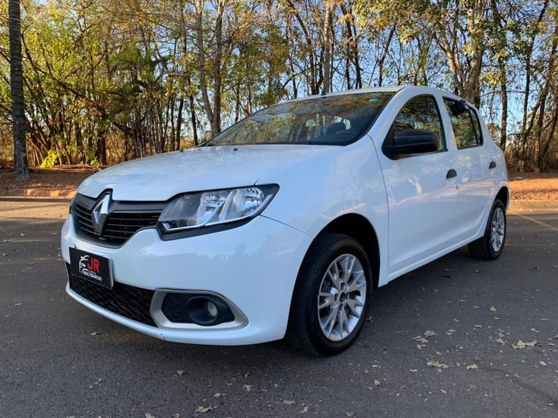 //www.autoline.com.br/carro/renault/sandero-10-authentique-16v-flex-4p-manual/2015/brasilia-df/24986287
