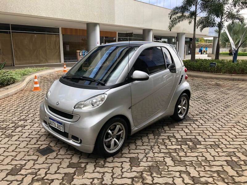 //www.autoline.com.br/carro/smart/fortwo-10-coupe-mhd-turbo-12v-at-2p-gasolina-automat/2012/brasilia-df/23549348