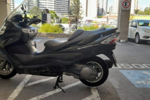 //www.autoline.com.br/moto/suzuki/burgman-400-gas-aut-basico/2011/santo-andre-sp/24749030