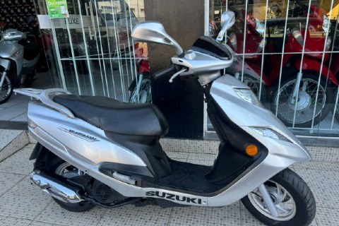 //www.autoline.com.br/moto/suzuki/burgman-i-125-gas-aut-basico/2012/navegantes-sc/25028586