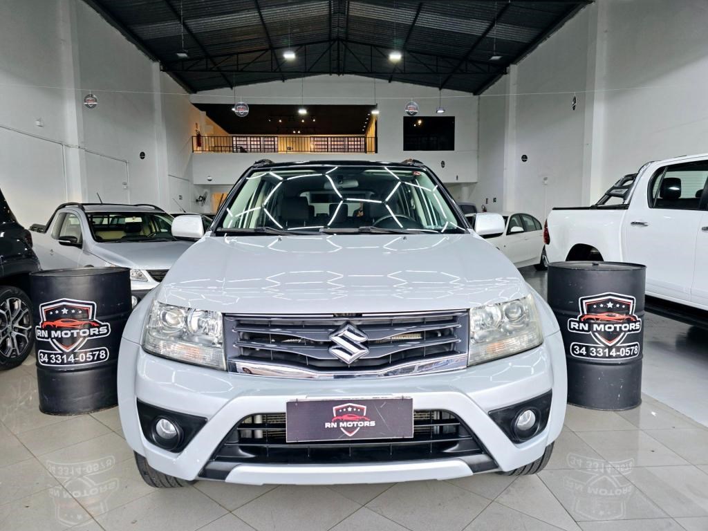 //www.autoline.com.br/carro/suzuki/grand-vitara-20-16v-gasolina-4p-4x4-automatico/2013/uberaba-mg/25026351