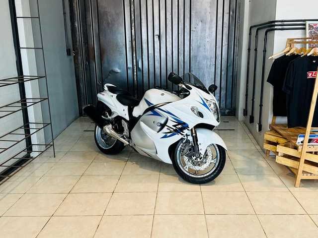 //www.autoline.com.br/moto/suzuki/gsx-r-1300-hayabusa-gas-mec-basico/2011/ananindeua-pa/24819575