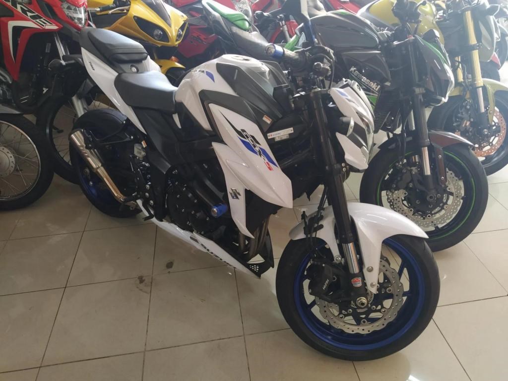 //www.autoline.com.br/moto/suzuki/gsx-s-750/2019/uberaba-mg/24057867