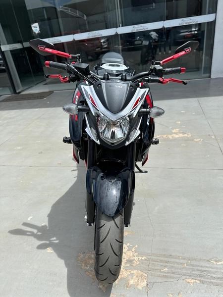 //www.autoline.com.br/moto/suzuki/gsx-s-750/2021/brasilia-df/24938004