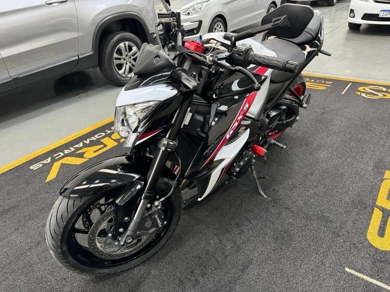 //www.autoline.com.br/moto/suzuki/gsx-s1000a/2019/gravatai-rs/24973985