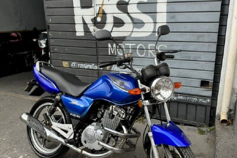 //www.autoline.com.br/moto/suzuki/yes-en125-gas-mec-basico/2009/sao-paulo-sp/24575431
