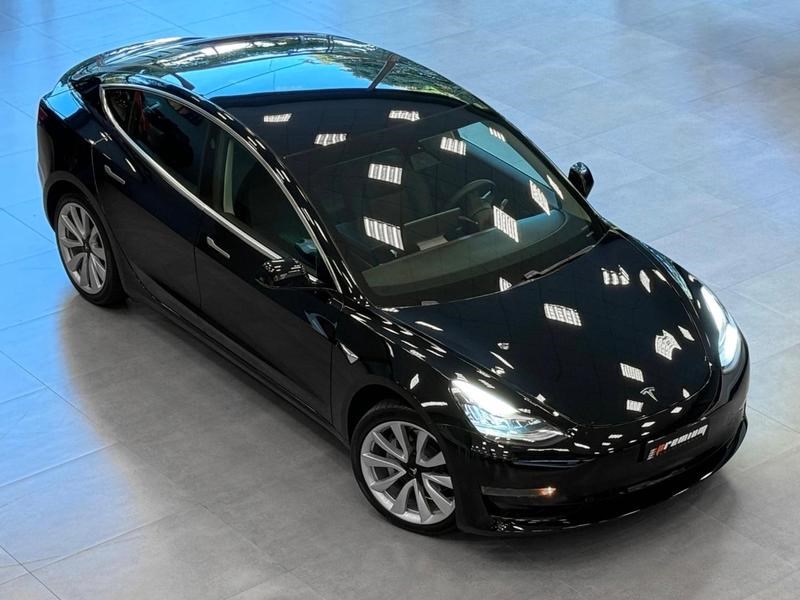 //www.autoline.com.br/carro/tesla/model-3-eletrico-awd-performance/2019/curitiba-pr/25017473