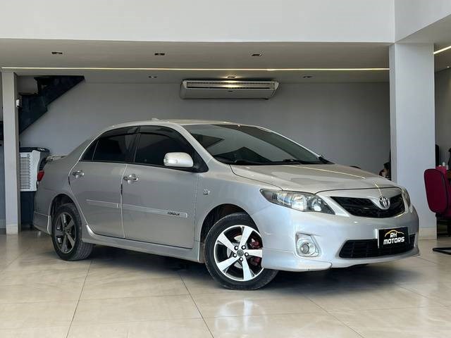 //www.autoline.com.br/carro/toyota/corolla-20-xrs-16v-flex-4p-automatico/2013/cuiaba-mt/23806705