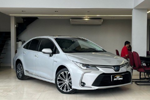 //www.autoline.com.br/carro/toyota/corolla-18-altis-premium-hybrid-16v-flex-4p-cvt/2022/cuiaba-mt/24013481