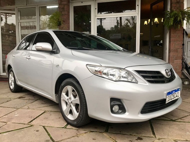 //www.autoline.com.br/carro/toyota/corolla-20-xei-16v-flex-4p-automatico/2014/porto-alegre-rs/24366768