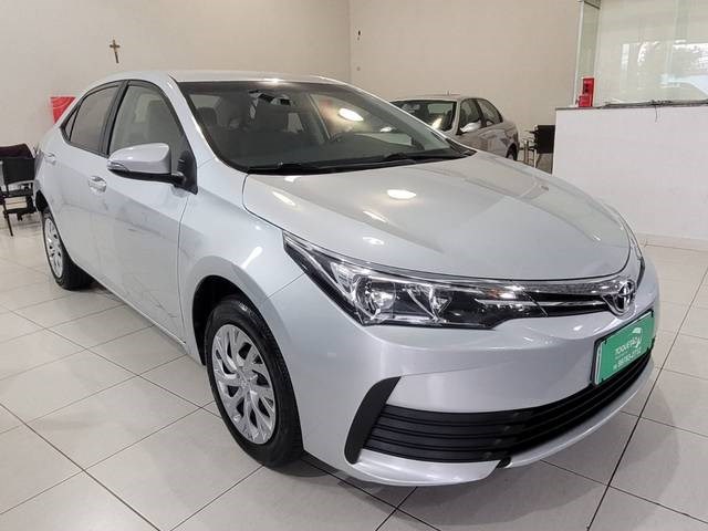 //www.autoline.com.br/carro/toyota/corolla-18-gli-16v-flex-4p-automatico/2018/aracatuba-sp/24587233