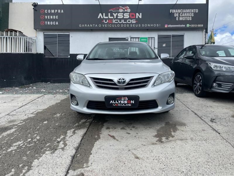 //www.autoline.com.br/carro/toyota/corolla-20-xei-16v-flex-4p-automatico/2014/feira-de-santana-ba/24762873