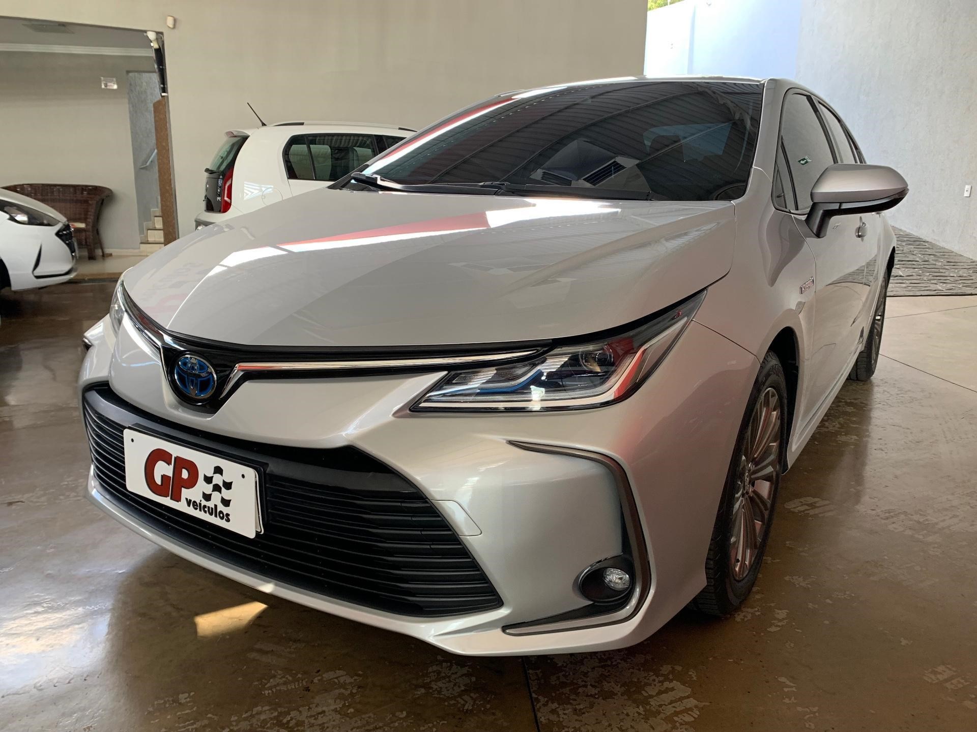 //www.autoline.com.br/carro/toyota/corolla-18-altis-hybrid-16v-flex-4p-cvt/2021/uberaba-mg/24833123