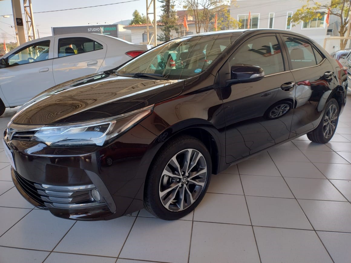 //www.autoline.com.br/carro/toyota/corolla-20-altis-16v-flex-4p-automatico/2018/sorocaba-sp/24908631