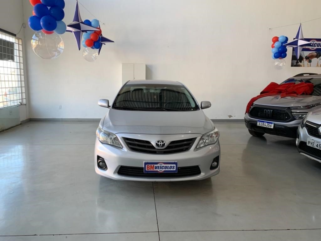 //www.autoline.com.br/carro/toyota/corolla-20-xei-16v-flex-4p-automatico/2013/uberaba-mg/24972477