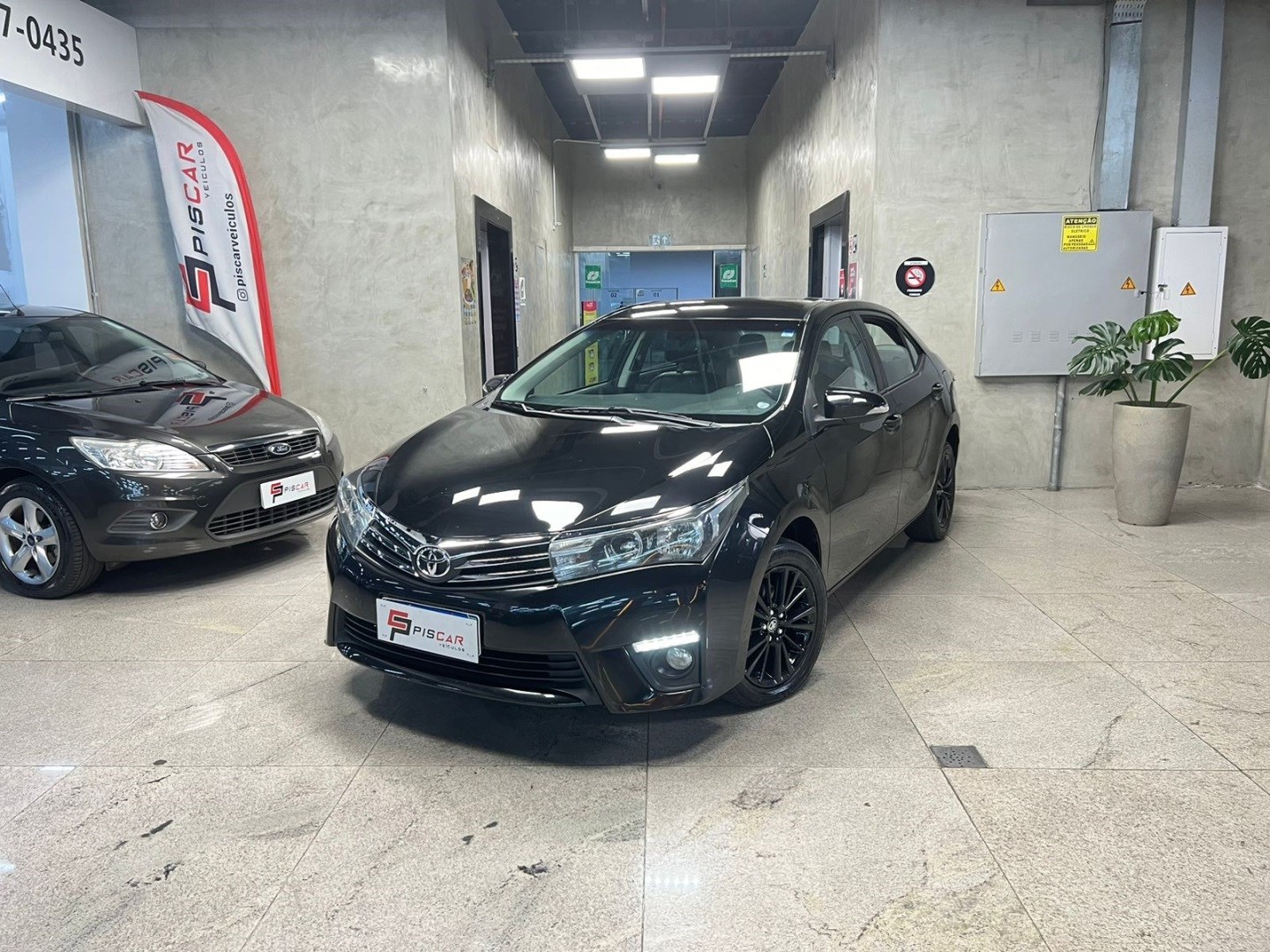 //www.autoline.com.br/carro/toyota/corolla-20-dynamic-16v-flex-4p-automatico/2017/belo-horizonte-mg/24975408