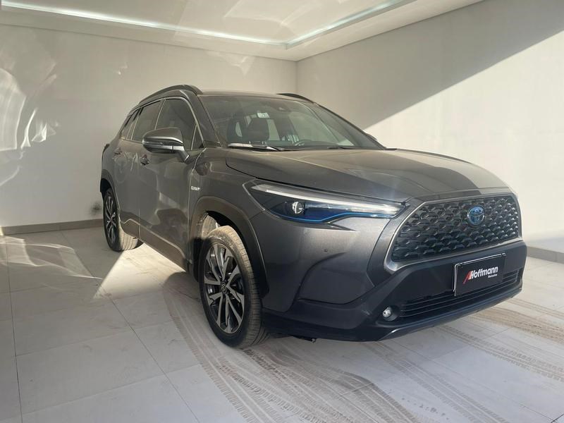 //www.autoline.com.br/carro/toyota/corolla-cross-18-hev-xrv-16v-flex-4p-cvt/2022/brasilia-df/24908253