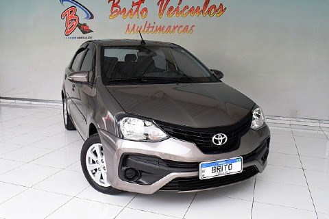 //www.autoline.com.br/carro/toyota/etios-15-sedan-x-plus-16v-flex-4p-manual/2020/sao-paulo-sp/15945564