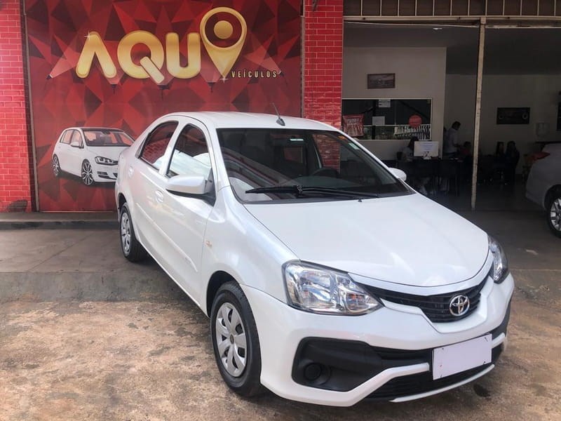 //www.autoline.com.br/carro/toyota/etios-15-sedan-x-16v-flex-4p-manual/2018/brasilia-df/17689186