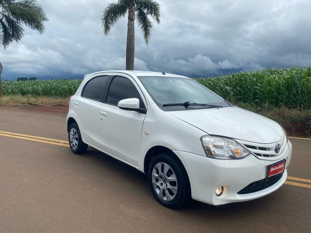 //www.autoline.com.br/carro/toyota/etios-13-hatch-x-16v-flex-4p-manual/2015/faxinal-dos-guedes-sc/22083651